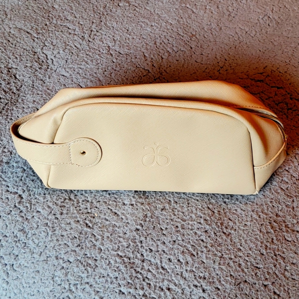 New Arbonne hygiene bag